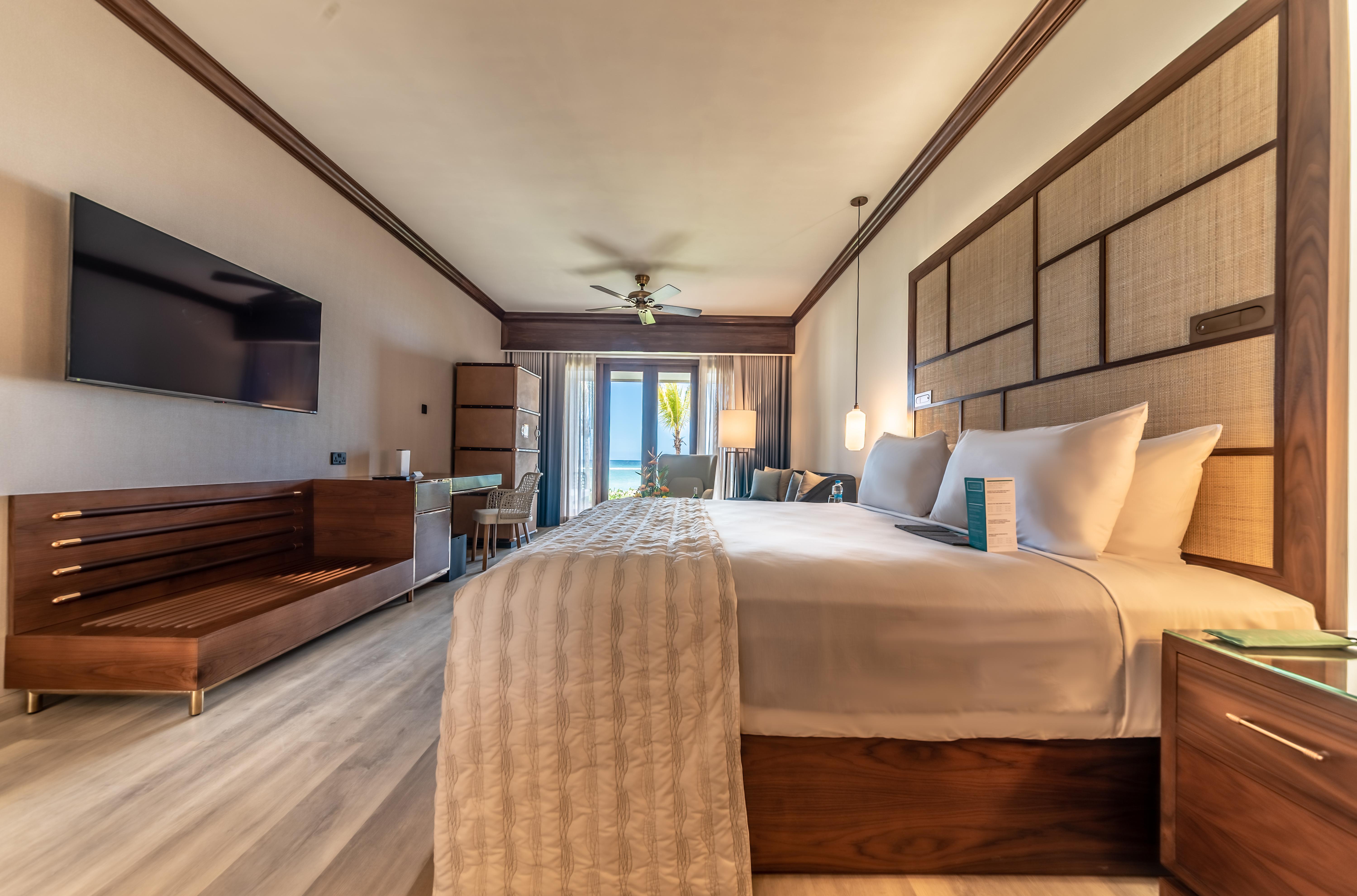 Le Meridien Ile Maurice Pointe aux Piments Exterior foto A guest room at the Hilton Maldives Iru Veli