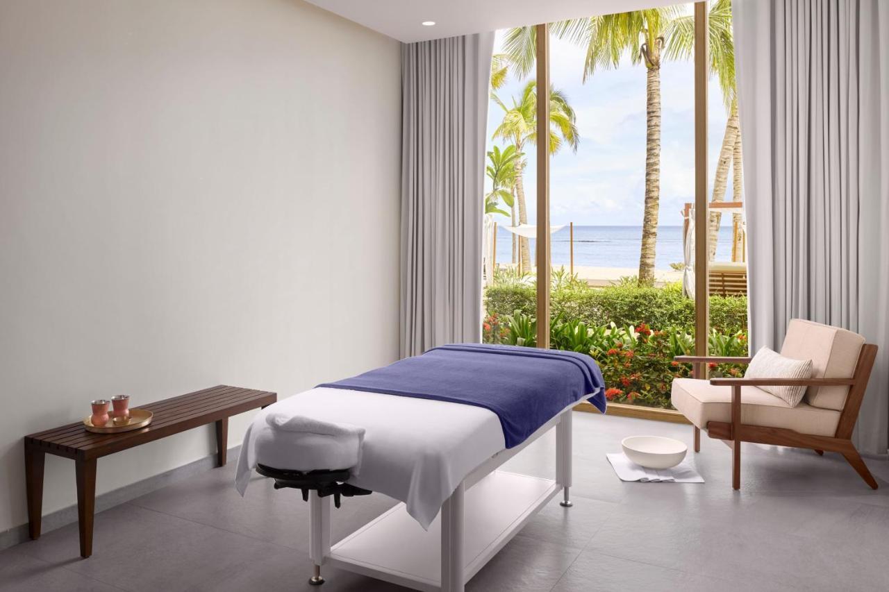 Le Meridien Ile Maurice Pointe aux Piments Exterior foto A massage bed