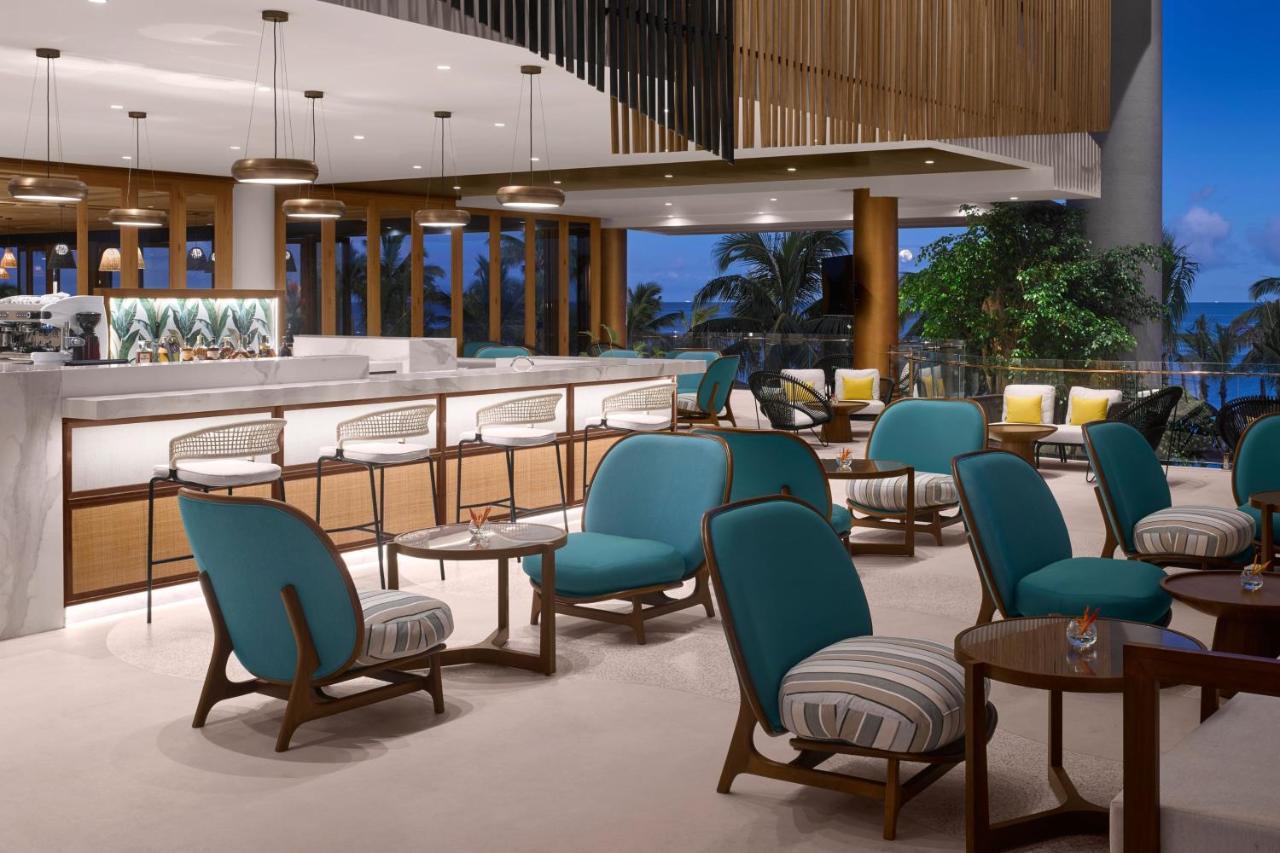 Le Meridien Ile Maurice Pointe aux Piments Exterior foto The lounge at Male International Airport