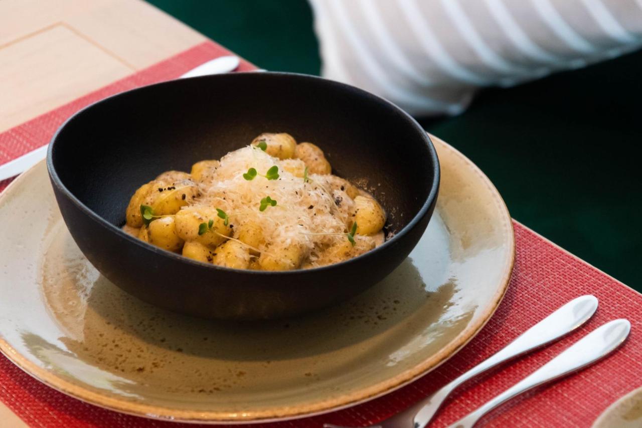 Le Meridien Ile Maurice Pointe aux Piments Exterior foto A bowl of gnocchi