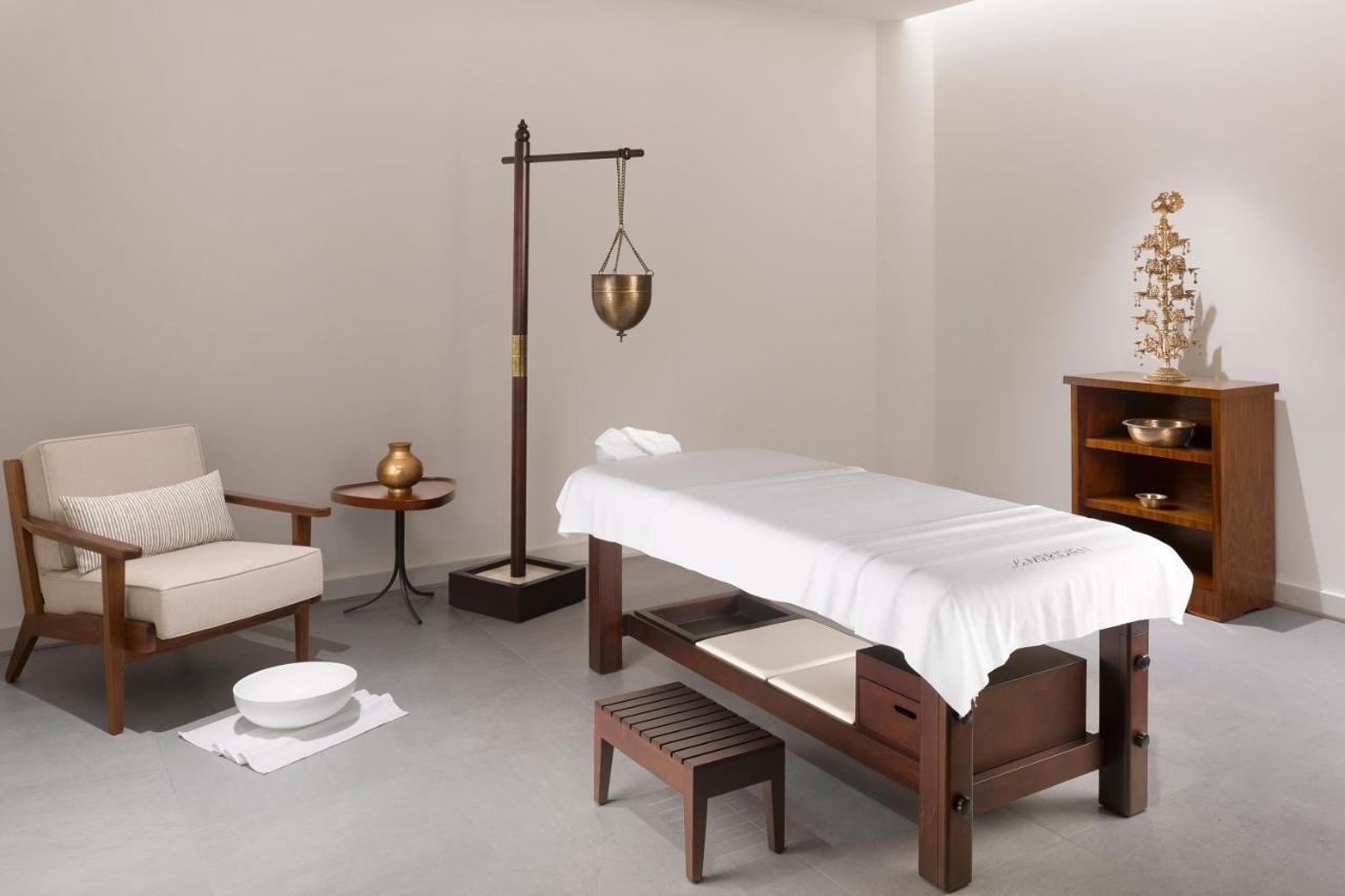 Le Meridien Ile Maurice Pointe aux Piments Exterior foto A massage table