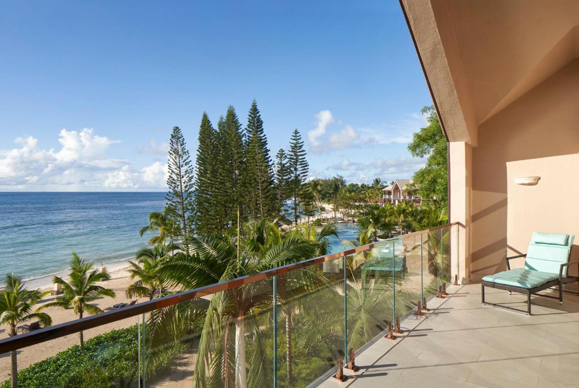 Le Meridien Ile Maurice Pointe aux Piments Exterior foto View from a suite at the Four Seasons Resort